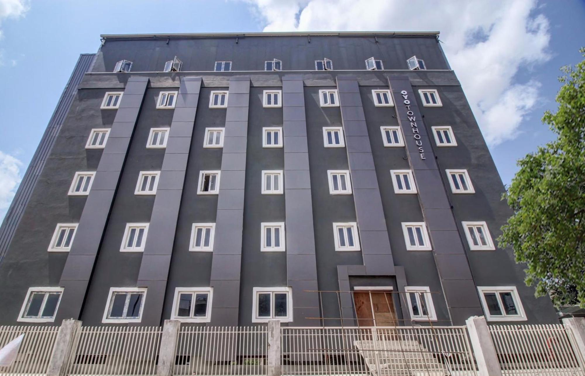 Hotel Super Townhouse Rcc Majestic 397 Lb Nagar Hajdarábád Exteriér fotografie